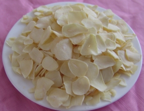 Air Dehydrated Garlic Flake Without Root